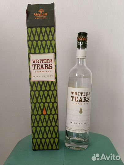 Коробка и бутылка из-под виски writers tears