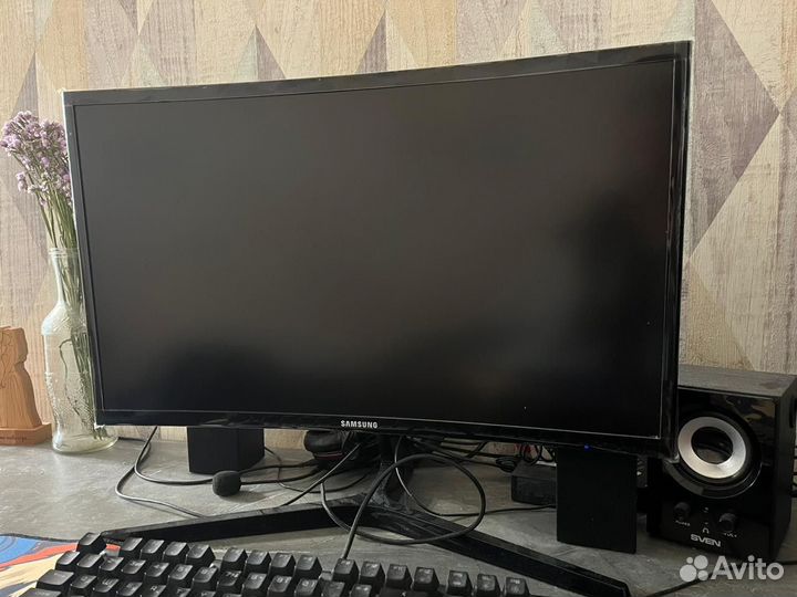 Монитор Samsung 24 изогнутый