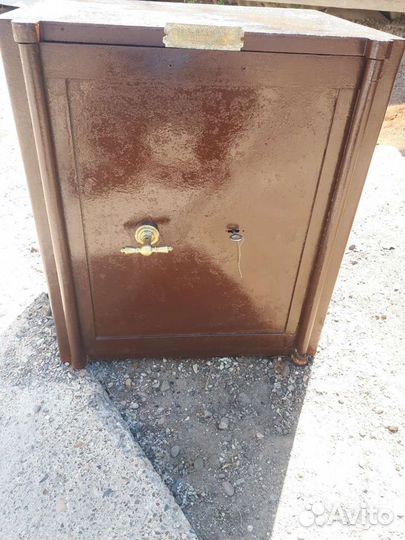 Сейф антикварный