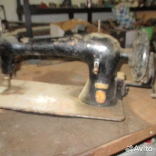 Старинные швейные машинки прялка