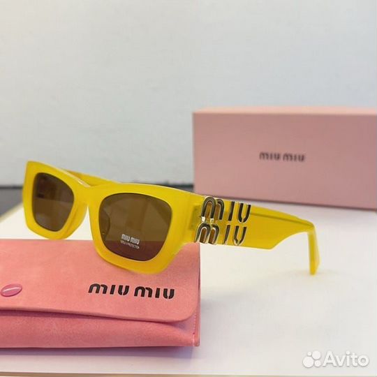 Солнцезащитные очки Miu Miu. Оригинал