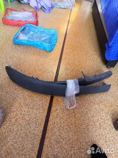 Пластик на передний бампер приус 10