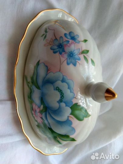 Коллекционные масленки и тарелки