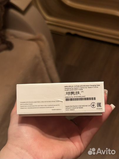 Airpods wireless charging case