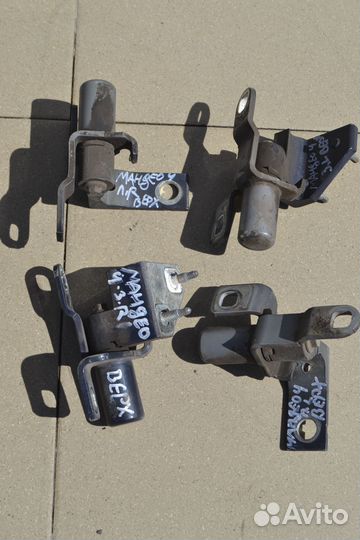 Петля двери передняя левая верхняя Ford Mondeo 4