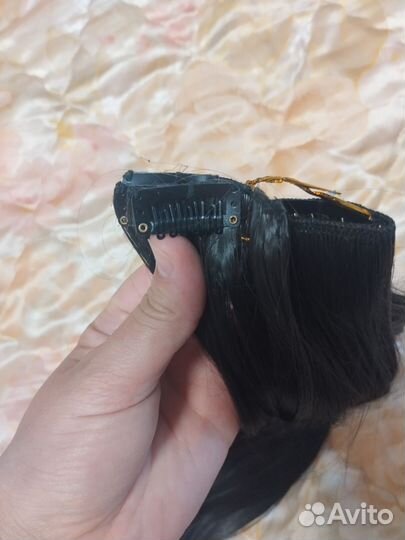 Волосы на заколках