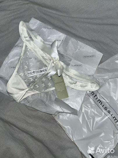 Intimissimi Love Cadeau трусы (стринги) новые M