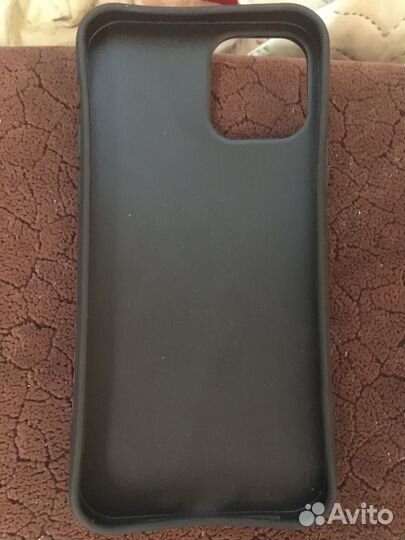 Чехол на iPhone 11