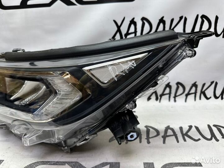 Фара передняя левая Toyota Rav4 50 2019-Н.в