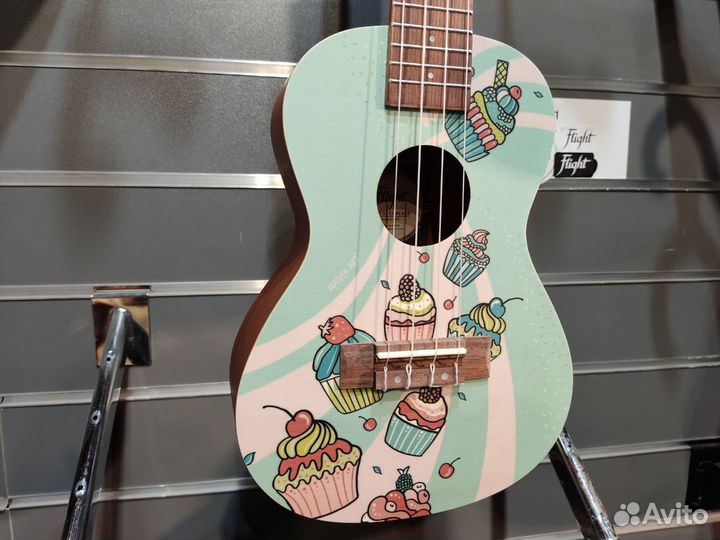 Flight AUC-33 cupcake - Укулеле