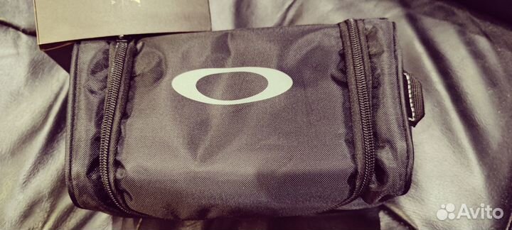 Горнолыжная маска Oakley Flight path L