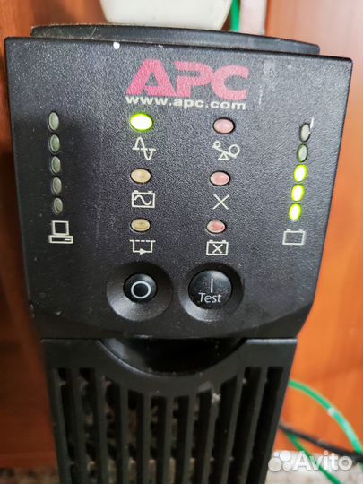 Источник бесперебойного питания apc