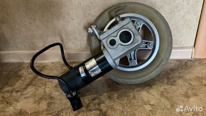 Мотор с колесом для инвалидной коляски
