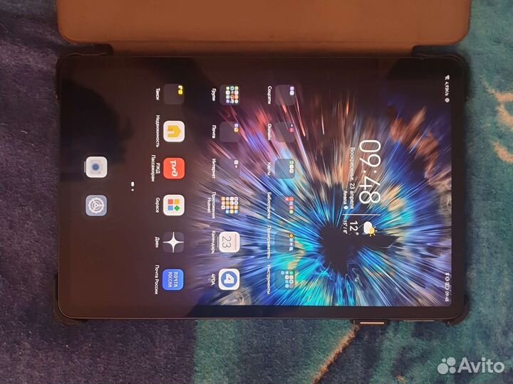 Планшет Huawei MatePad 11 с клавиатурой