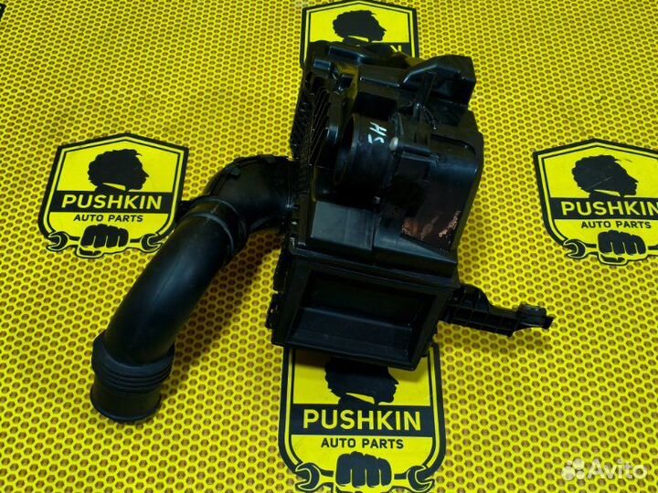 Корпус воздушного фильтра Renault Duster HS H4M