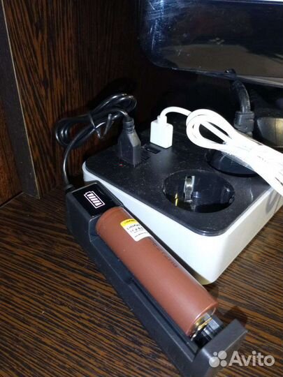 Зарядное устройство для аккумуляторов 18650