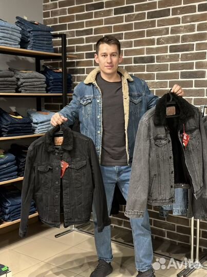 Джинсовка Levis с мехом новая