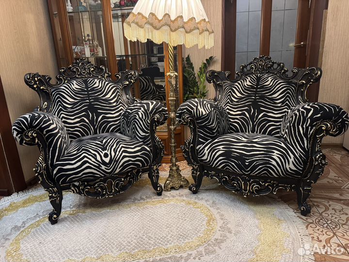 Кресла каминные парные,с банкеткой,Италия