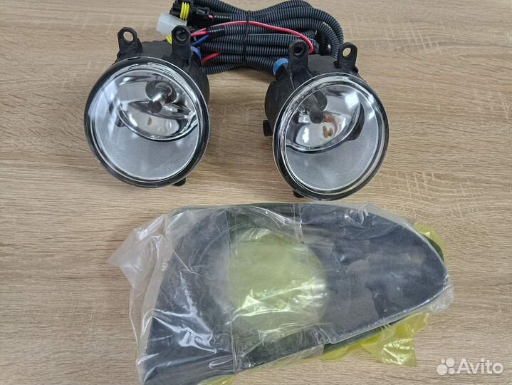 Комплект противотуманных фар Toyota Vitz