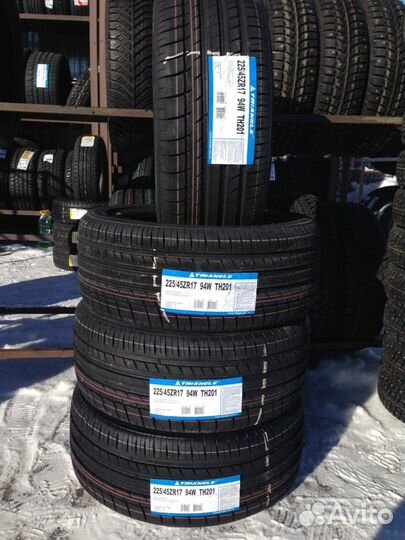 Triangle Sports TH201 225/45 R17
