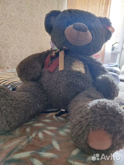 Большой плюшевый мишка