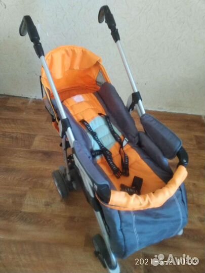 Прогулочная коляска