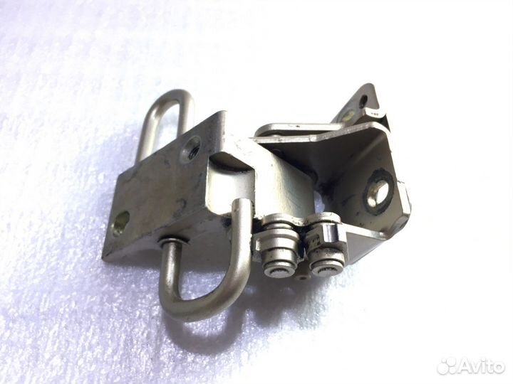 Петля двери Volkswagen Bora зад право низ