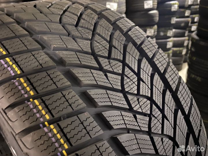 Goodyear UltraGrip Performance 285/35 R22 101W