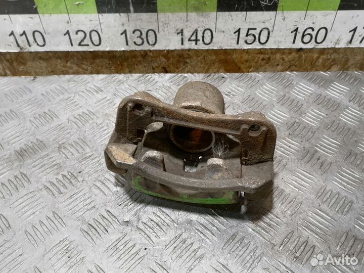 Суппорт передний правый Kia Ceed 2012 2017