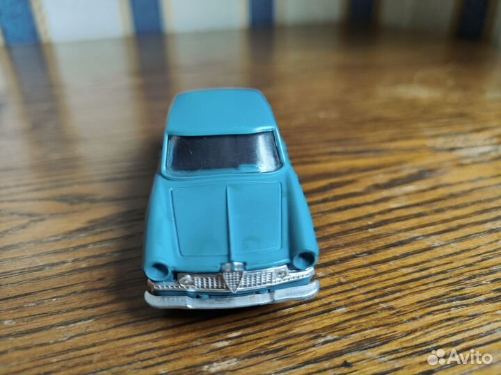 Модель автомобиля Альфа Ромео 2600 пластик 1:43