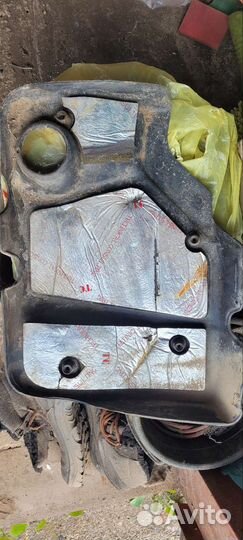 Декоративная крышка (накладка) двигателя