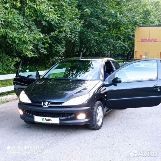 Peugeot 206 1.4 AT, 2003, 187 238 км