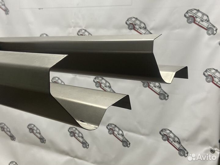 Toyota Corolla 150 пороги + усилители правый