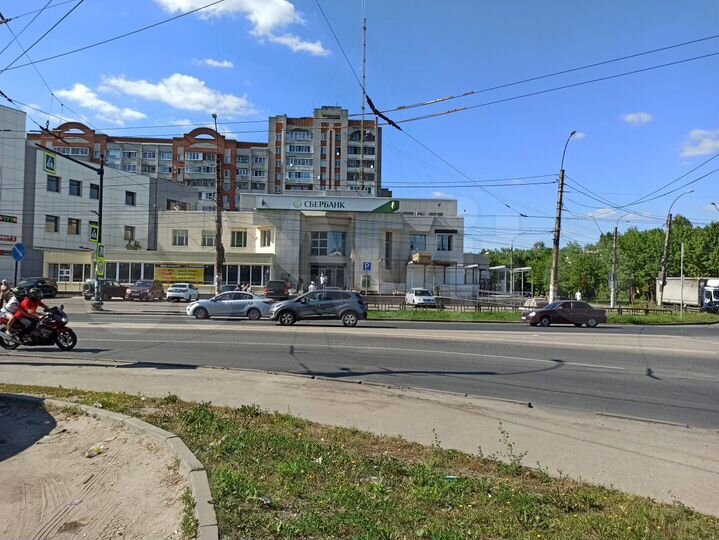 Торговые помещения 12 и 90 кв.м