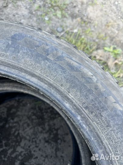 Bridgestone Blizzak DM-V2 235/55 R19