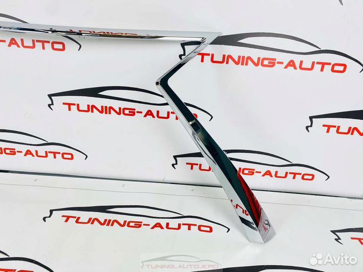 Молдинг решетки радиатора Lexus RX350 P8022