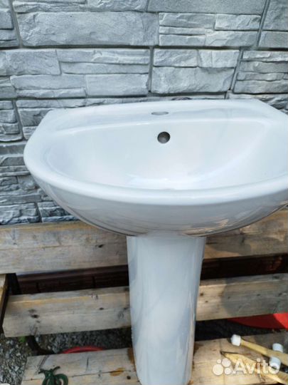 Раковина с пьедесталом бу