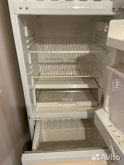 Холодильник Stinol-104 на запчасти