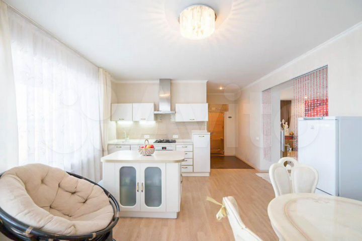 Коттедж 266 м² на участке 14 сот.