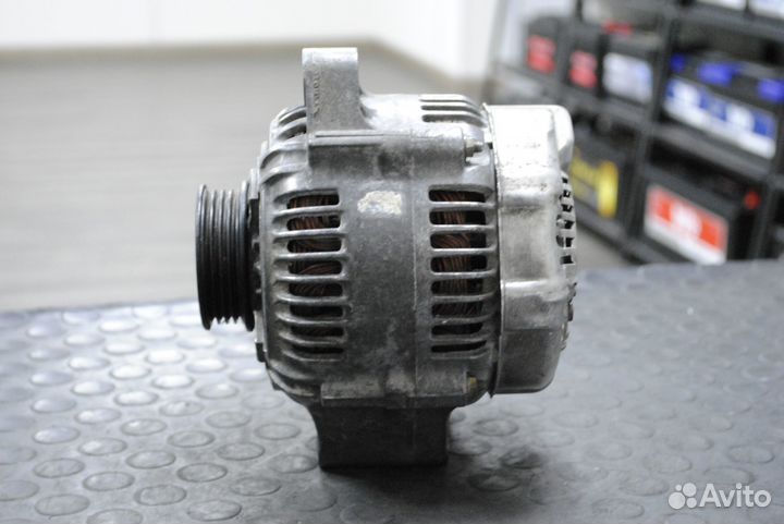 Генератор Lexus IS200 2.0 б/у 100А