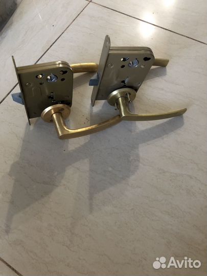 Ручки и замки для межкомнатных дверей