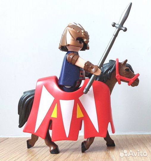 Playmobil Рыцарь со снаряжением и конь