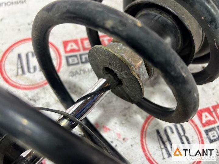 Стойка задняя левая toyota mark II