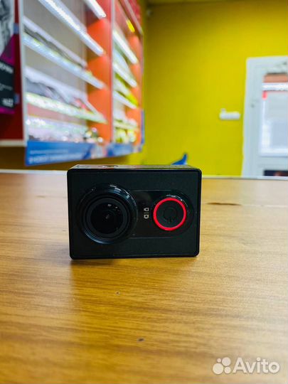 Экшн-камера YI Action Camera Basic Edition, 16мп