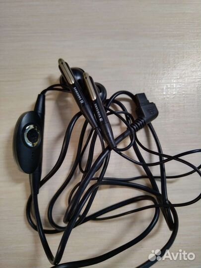 Наушники и гарнитуры для телефонов