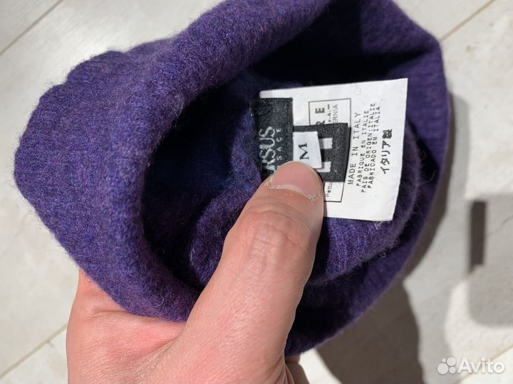 Оригинальная шапка Versus Versace