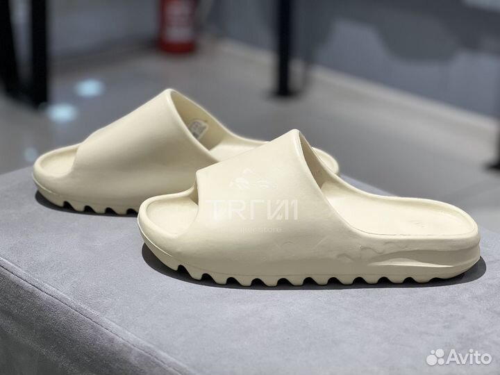 Тапки adidas yeezy slide bone