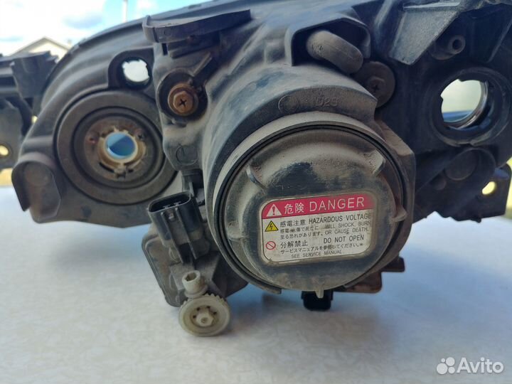 Фара передняя, ксенон (правая) для Мазды 3 bk, рес