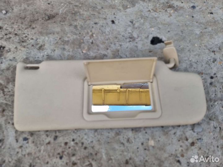 Козырёк солнцезащитный правый Ауди А4 Б5