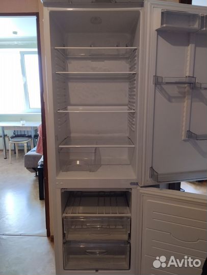 Холодильник 